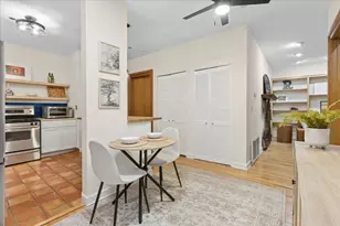 550 W Surf St, Chicago, IL 60657 - Photo 8