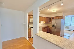 8801 W Golf Rd, Niles, IL 60714 - Photo 12