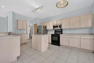 630 Saugatuk Cir, Romeoville, IL 60446 - Photo 2