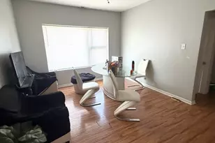 525 W 118th St, Chicago, IL 60628 - Photo 10
