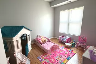 525 W 118th St, Chicago, IL 60628 - Photo 6