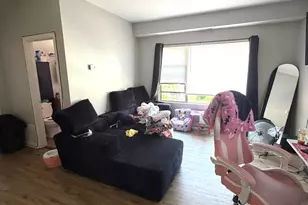525 W 118th St, Chicago, IL 60628 - Photo 4