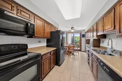 8001 W Courte Drive #411, Niles, IL 60714 - Photo 16