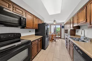 8001 W Courte Dr, Niles, IL 60714 - Photo 16