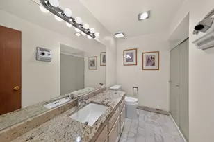8001 W Courte Dr, Niles, IL 60714 - Photo 14