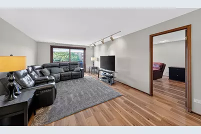8001 W Courte Drive #411, Niles, IL 60714 - Photo 8