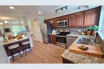 9388 Bay Colony Drive #2N, Des Plaines, IL 60016 - Photo 8