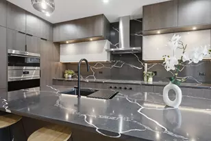 2334 N Oakley Ave, Chicago, IL 60647 - Photo 8