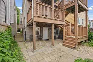 2710 W Fletcher St, Chicago, IL 60618 - Photo 16