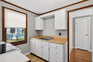 105 Edgewood Ave, Crystal Lake, IL 60014 - Photo 6