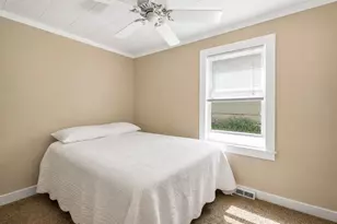 105 Edgewood Ave, Crystal Lake, IL 60014 - Photo 8
