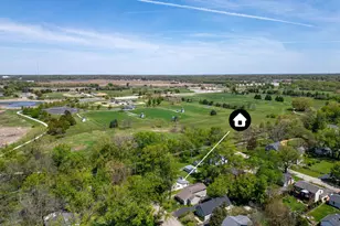 105 Edgewood Ave, Crystal Lake, IL 60014 - Photo 2