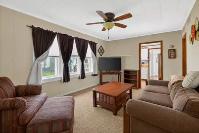 105 Edgewood Avenue, Crystal Lake, IL 60014 - Photo 4