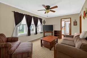 105 Edgewood Ave, Crystal Lake, IL 60014 - Photo 4