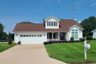 256 Cambridge Ct, Dixon, IL 61021 - Photo 1
