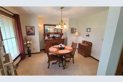 256 Cambridge Court, Dixon, IL 61021 - Photo 6