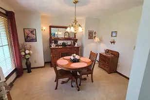 256 Cambridge Ct, Dixon, IL 61021 - Photo 6