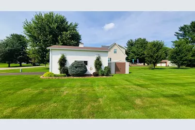 256 Cambridge Court, Dixon, IL 61021 - Photo 34