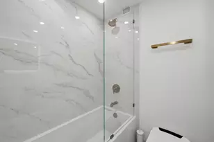 1030 N State St, Chicago, IL 60610 - Photo 18