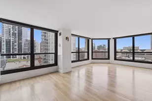 1030 N State St, Chicago, IL 60610 - Photo 2