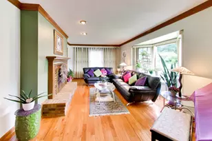 8751 Carlisle Ct, Darien, IL 60561 - Photo 10