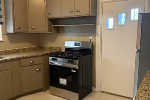 10240 S Eberhart Ave, Chicago, IL 60628 - Photo 14