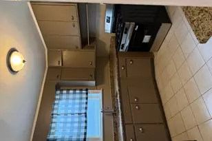 10240 S Eberhart Ave, Chicago, IL 60628 - Photo 12