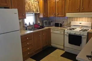 1071 Lake Terrace Rd, Elgin, IL 60123 - Photo 8