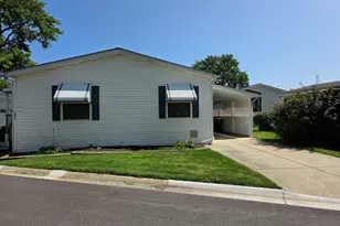 1071 Lake Terrace Rd, Elgin, IL 60123 - Photo 2