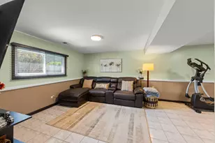 1219 N Itasca Rd, Addison, IL 60101 - Photo 18