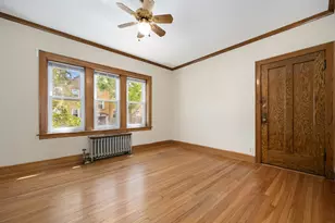 5434 W Wellington Ave, Chicago, IL 60641 - Photo 2