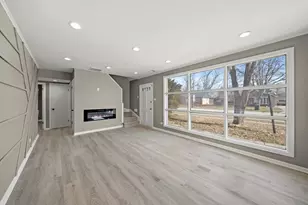 226 S Orchard Dr, Park Forest, IL 60466 - Photo 2