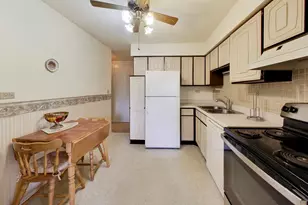 440 Raintree Ct, Glen Ellyn, IL 60137 - Photo 10