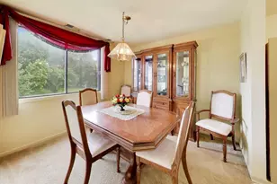 440 Raintree Ct, Glen Ellyn, IL 60137 - Photo 8