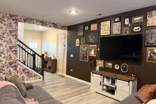 341 Red Oak Cir, Volo, IL 60020 - Photo 8
