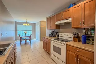 636 Sedgegrass Dr, Champaign, IL 61822 - Photo 6