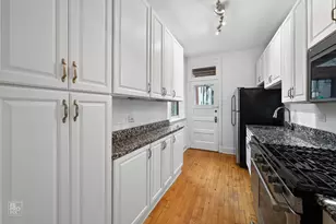 731 W Bittersweet Pl, Chicago, IL 60613 - Photo 4