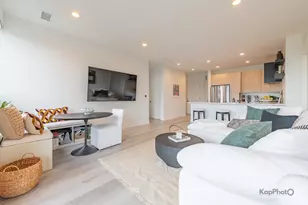 859 W Erie St, Chicago, IL 60642 - Photo 6