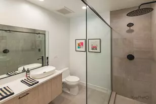 859 W Erie St, Chicago, IL 60642 - Photo 20