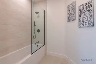 859 W Erie St, Chicago, IL 60642 - Photo 24