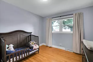 1402 S Robert Dr, Mount Prospect, IL 60056 - Photo 10