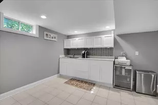 1402 S Robert Dr, Mount Prospect, IL 60056 - Photo 18