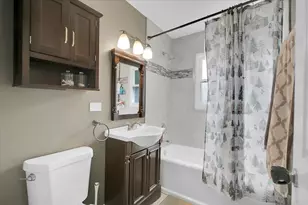1402 S Robert Dr, Mount Prospect, IL 60056 - Photo 14