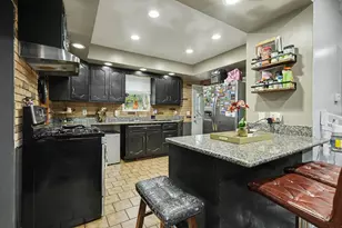 1303 Cora St, Joliet, IL 60435 - Photo 12