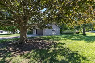 822 Hickory St, Geneseo, IL 61254 - Photo 4