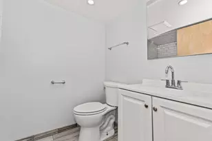 7457 N Maplewood Ave, Chicago, IL 60645 - Photo 12