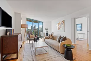 111 W Maple St, Chicago, IL 60610 - Photo 4