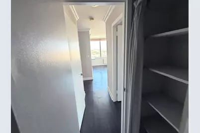 70 W Burton Place #2401, Chicago, IL 60610 - Photo 10