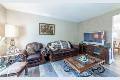 135 Enclave Circle #B, Bolingbrook, IL 60440 - Photo 4