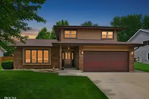 29 Mayfair Ln, Aurora, IL 60504 - Photo 2